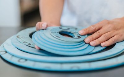 Découpe à plat : une solution agile pour l’étanchéité industrielle sur-mesure